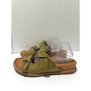 Eurosoft By Sofft Golden Knot Sandals Gold Women’s casual Size 9.5 lime green